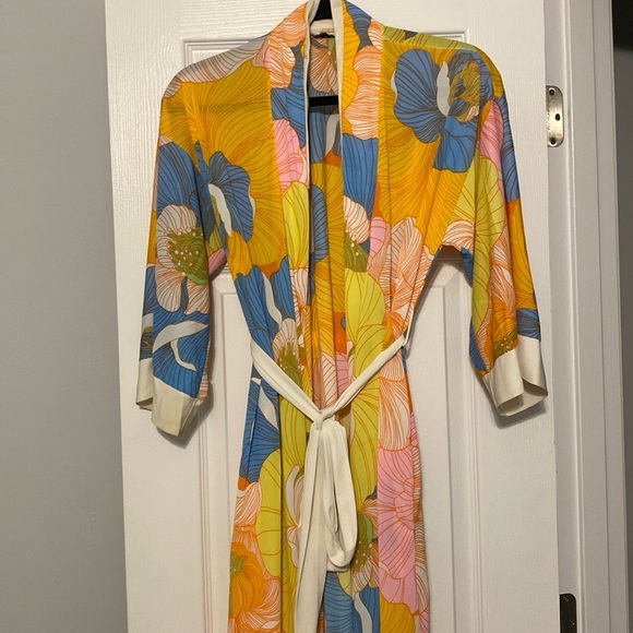 Saks Fifth Avenue Other - Saks Fifth Avenue robe